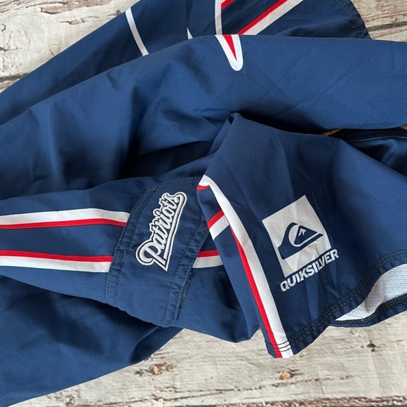 Quicksilver Mens NFL New England Patriots Swim Trunks Board Shorts Bathing Suit - Picture 6 of 10